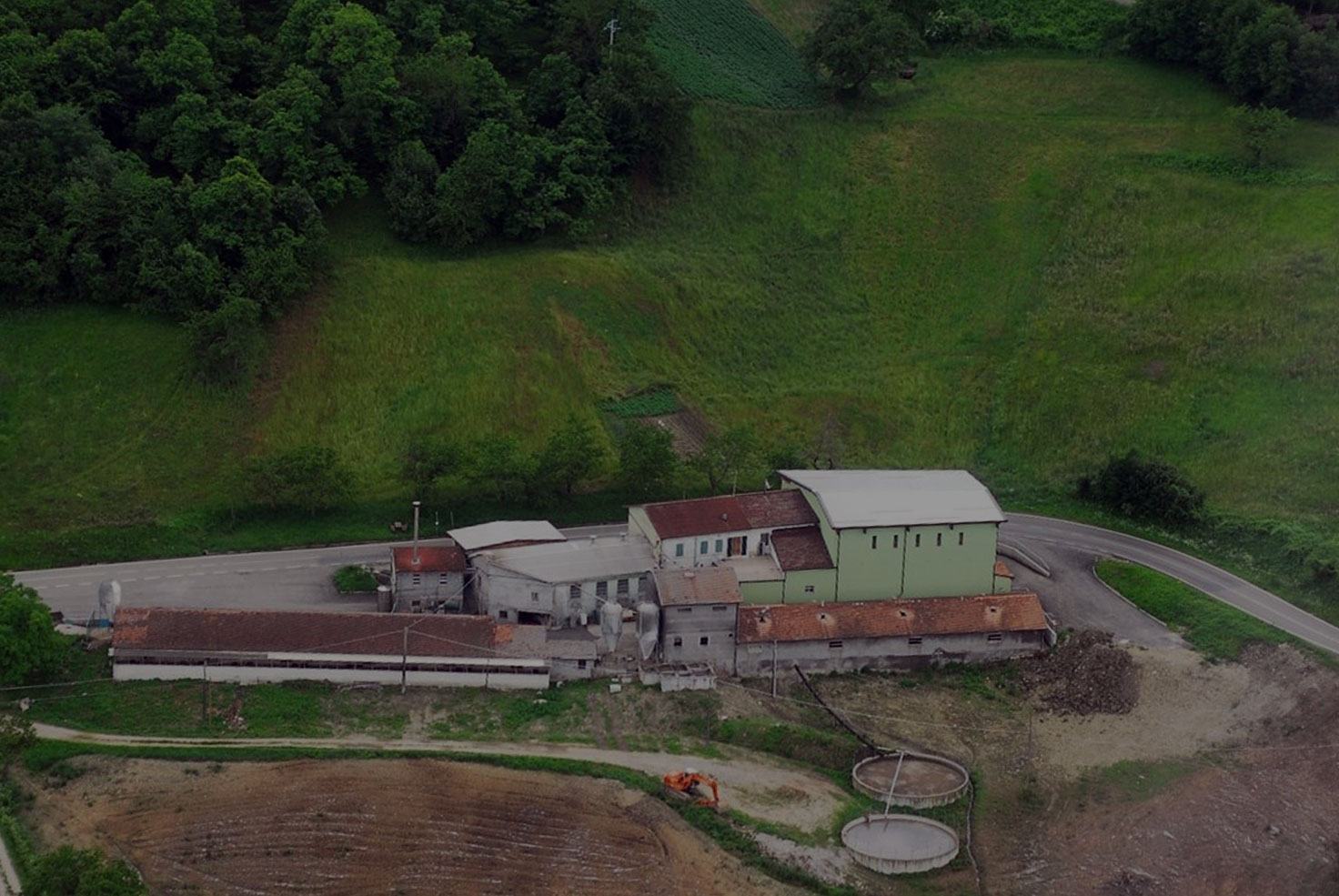 veduta dall'alto caseificio dismano